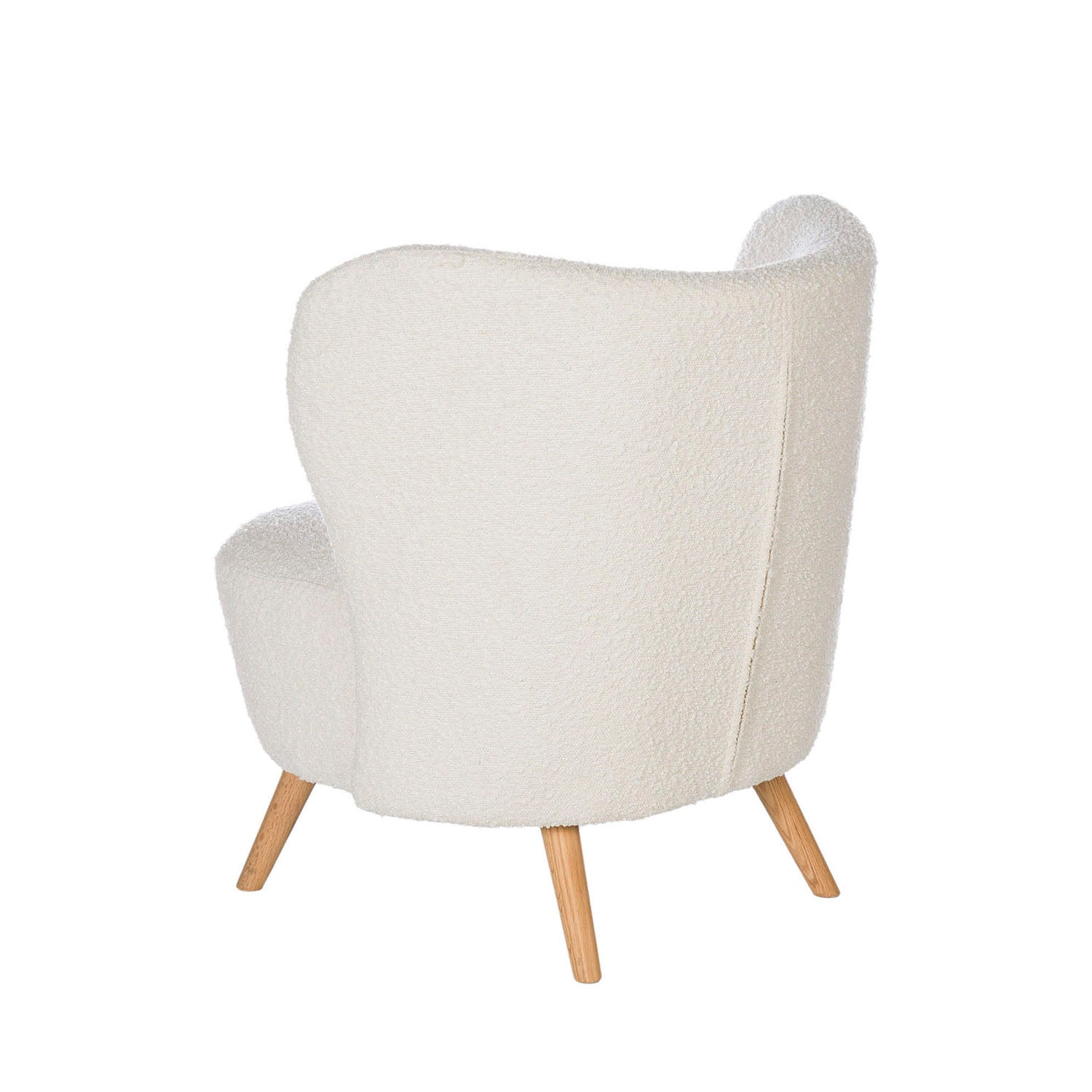 Sillón tapizado en color blanco con patas de madera.