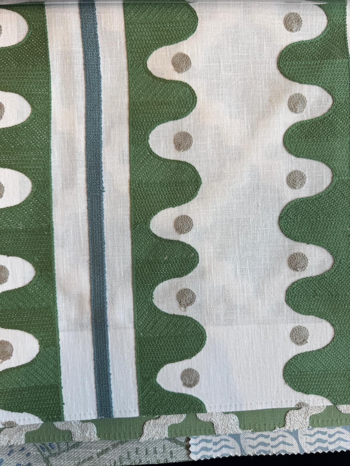 Almofada com Padrão Bordado Oakham Beje