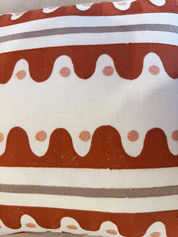 Almofada com Padrão Bordado Oakham Tijolo