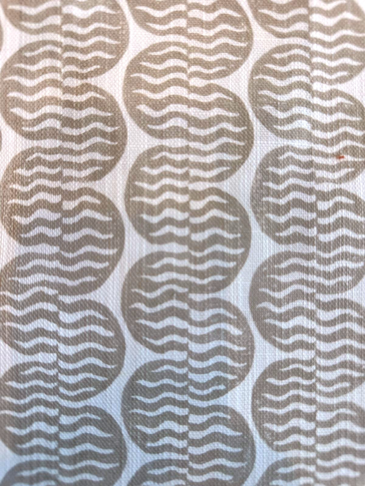 Almofada com Padrão Raft Stripe