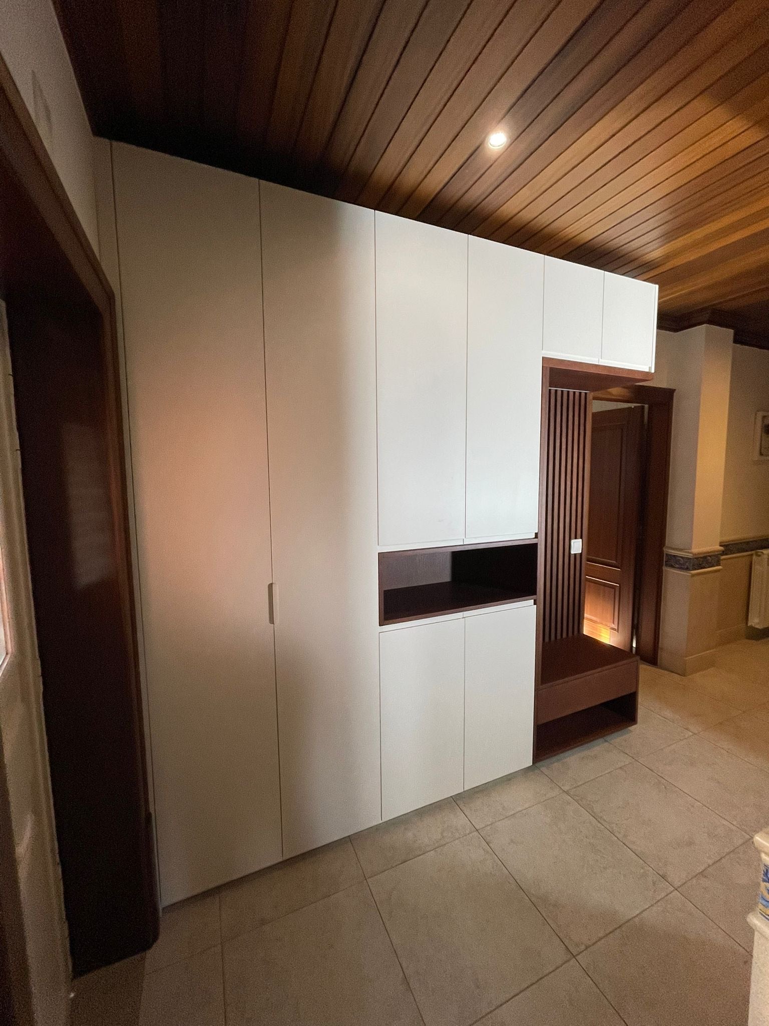 Roupeiro e Bengaleiro