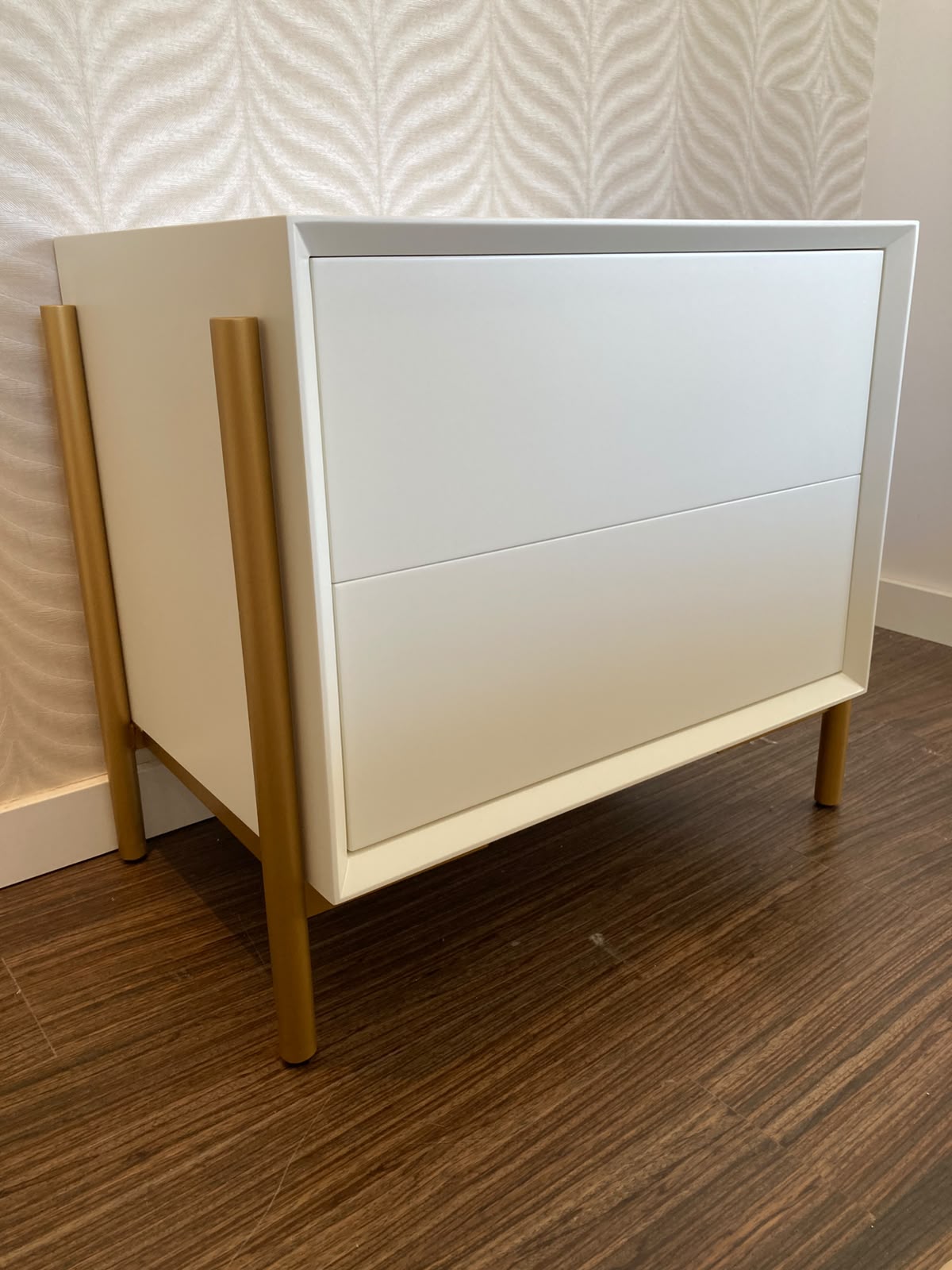 Mesa de Cabeceira Lacada com 2 Gavetas Dourado